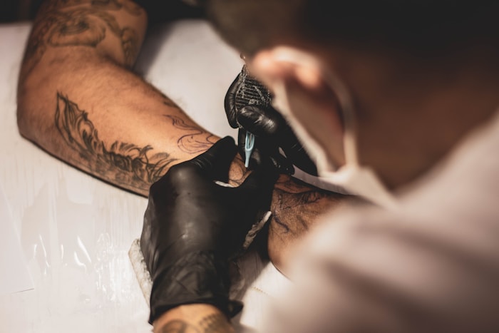 Tattoo Studios im Alltag – QR-Code Aufsteller und Bewertungen sammeln ohne App-Download